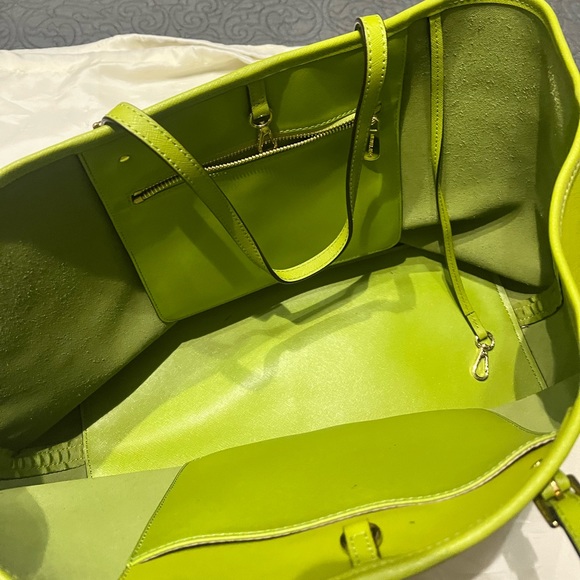 Michael Kors green tote like new. - Picture 1 of 3